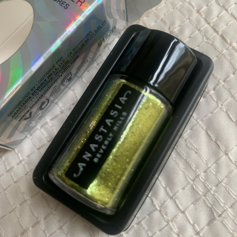 Anastasia Beverly Hills Norvina Loose Glitter Eyeshadow in Color Wave BNIB